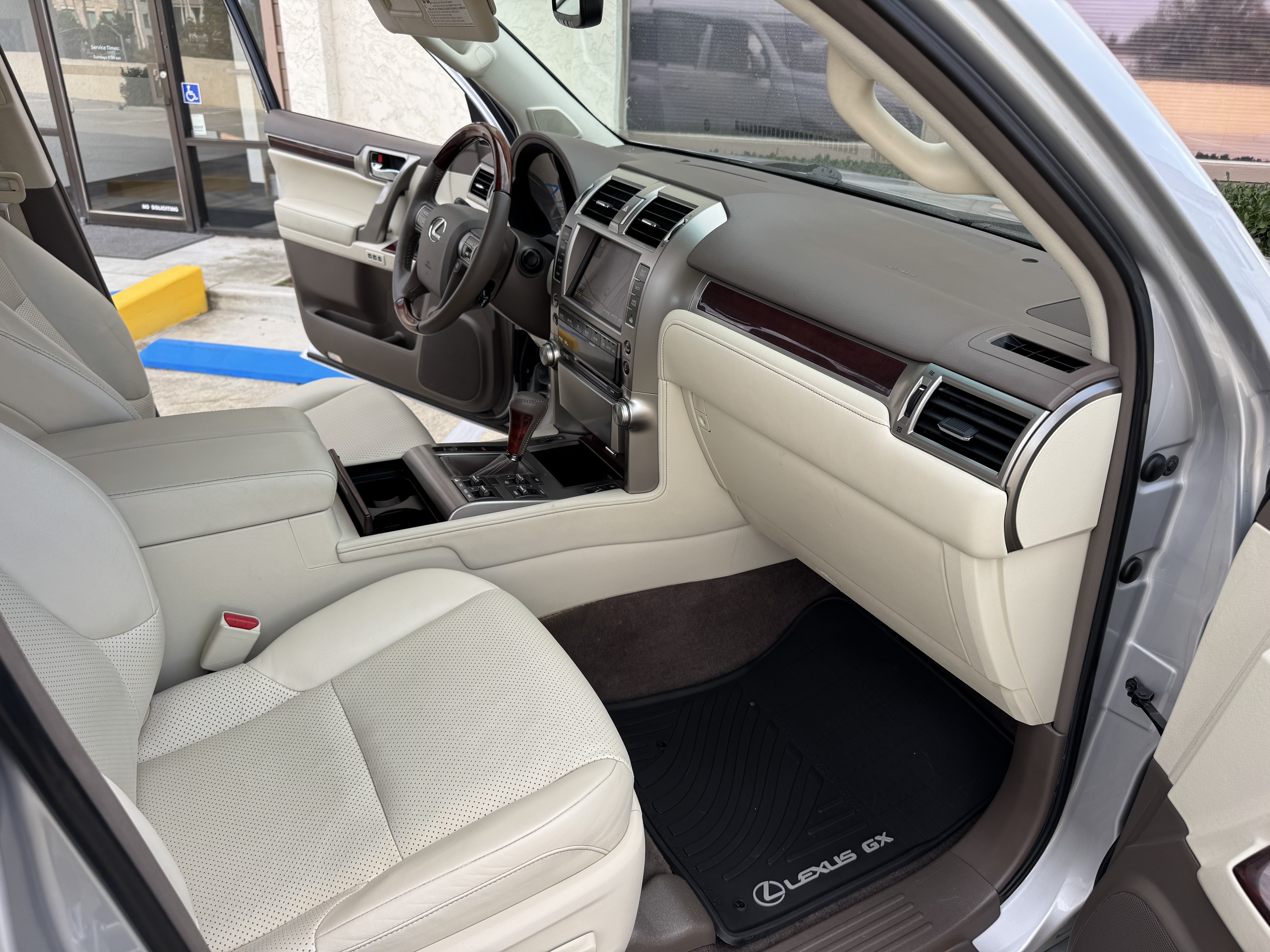 Used 2012 Lexus GX 460 Premium AWD/4WD image 28