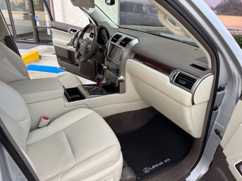Used 2012 Lexus GX 460 Premium image 28