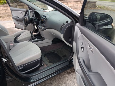 Used 2010 Hyundai Elantra image 8