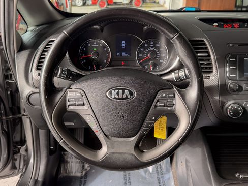 Used 2016 Kia Forte EX image 9