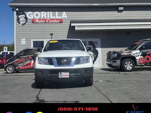 Used 2017 Nissan Frontier image 2