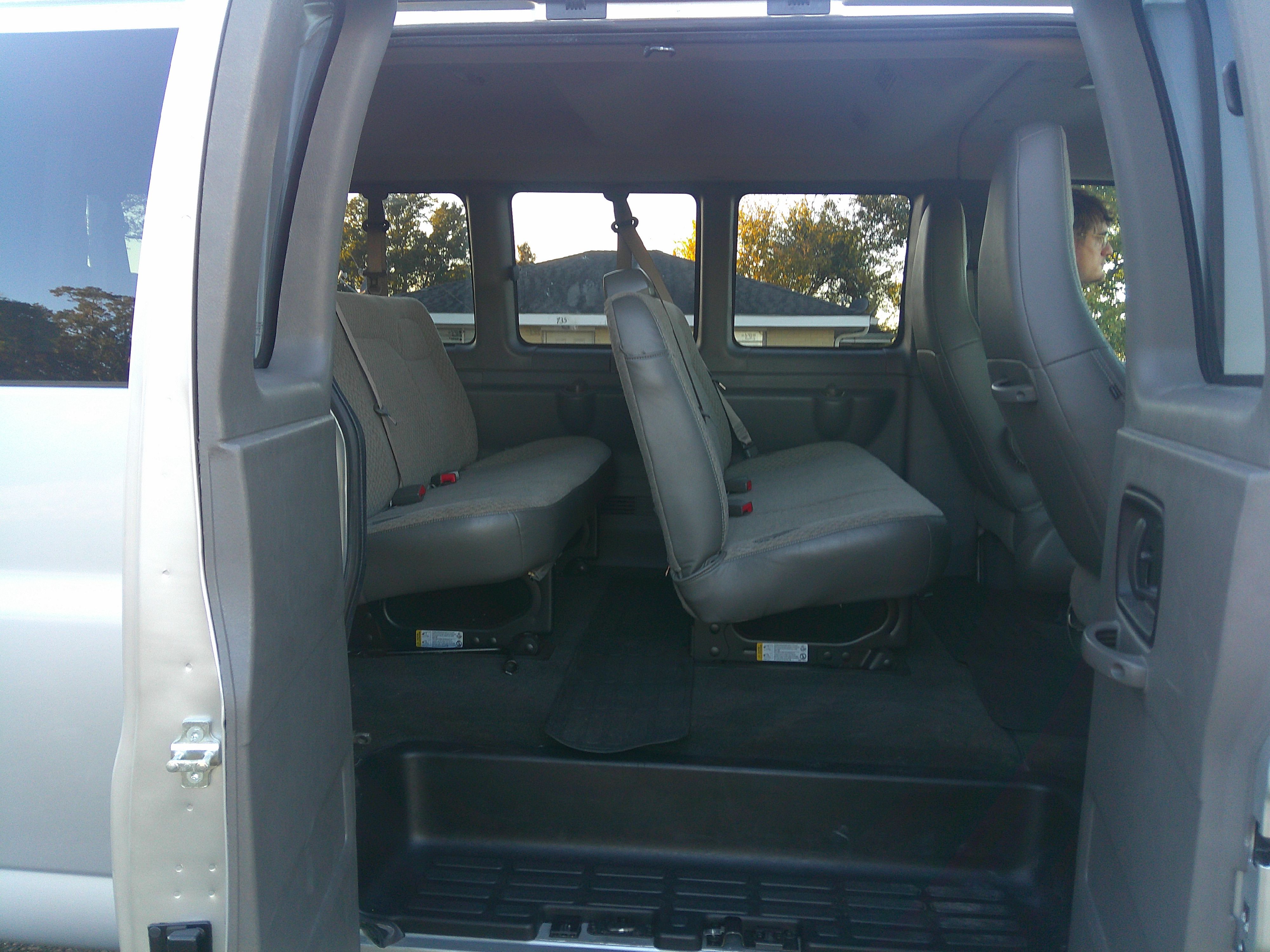 Used 2017 Chevrolet Express 3500 LT Extended Passenger RWD image 6