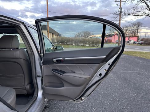 Used 2010 Honda Civic EX-L image 21