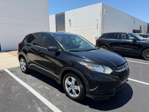 Used 2016 Honda HR-V AWD LX image 2