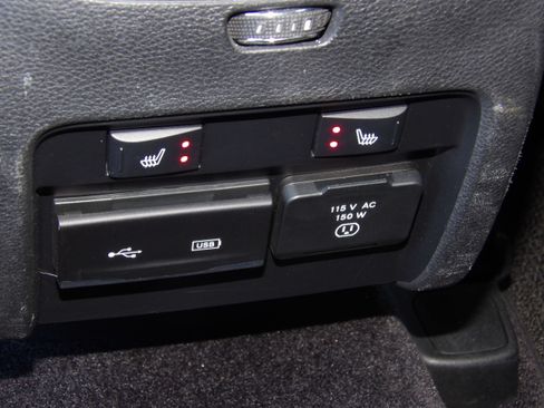 Used 2019 Jeep Cherokee 4WD Overland image 4