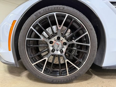 Used 2019 Chevrolet Corvette Grand Sport Coupe w/ 2LT RWD image 17