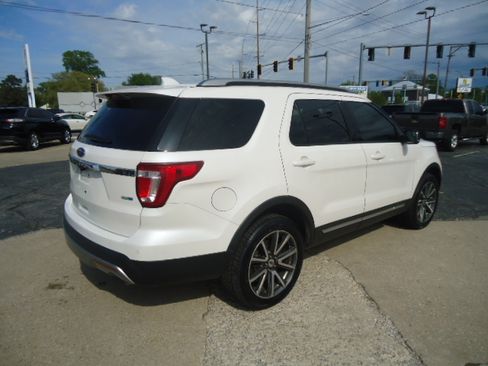 Used 2016 Ford Explorer 4WD XLT image 15