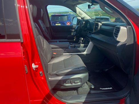 Used 2022 Toyota Tundra 4x4 CrewMax SR5 image 18