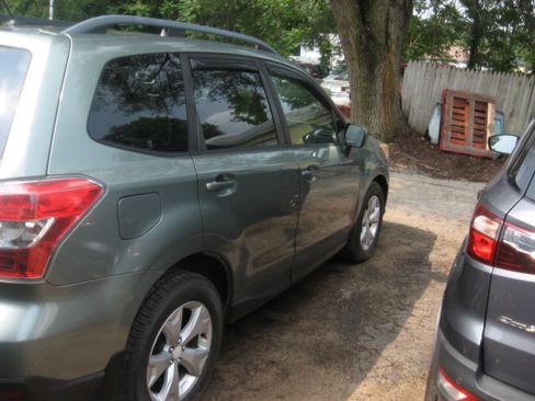 Used 2014 Subaru Forester 2.5i Premium AWD/4WD image 4