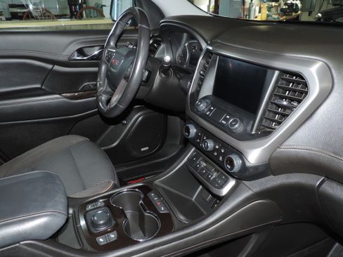 Used 2020 GMC Acadia AWD AT4 image 25