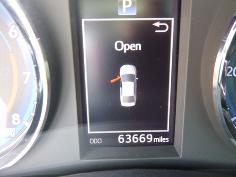 Used 2017 Toyota Corolla SE image 22