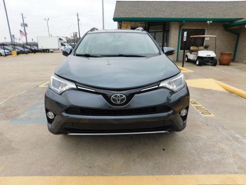 Used 2018 Toyota RAV4 XLE image 3