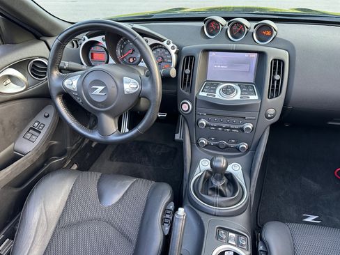 Used 2013 Nissan 370Z Touring Sport image 21