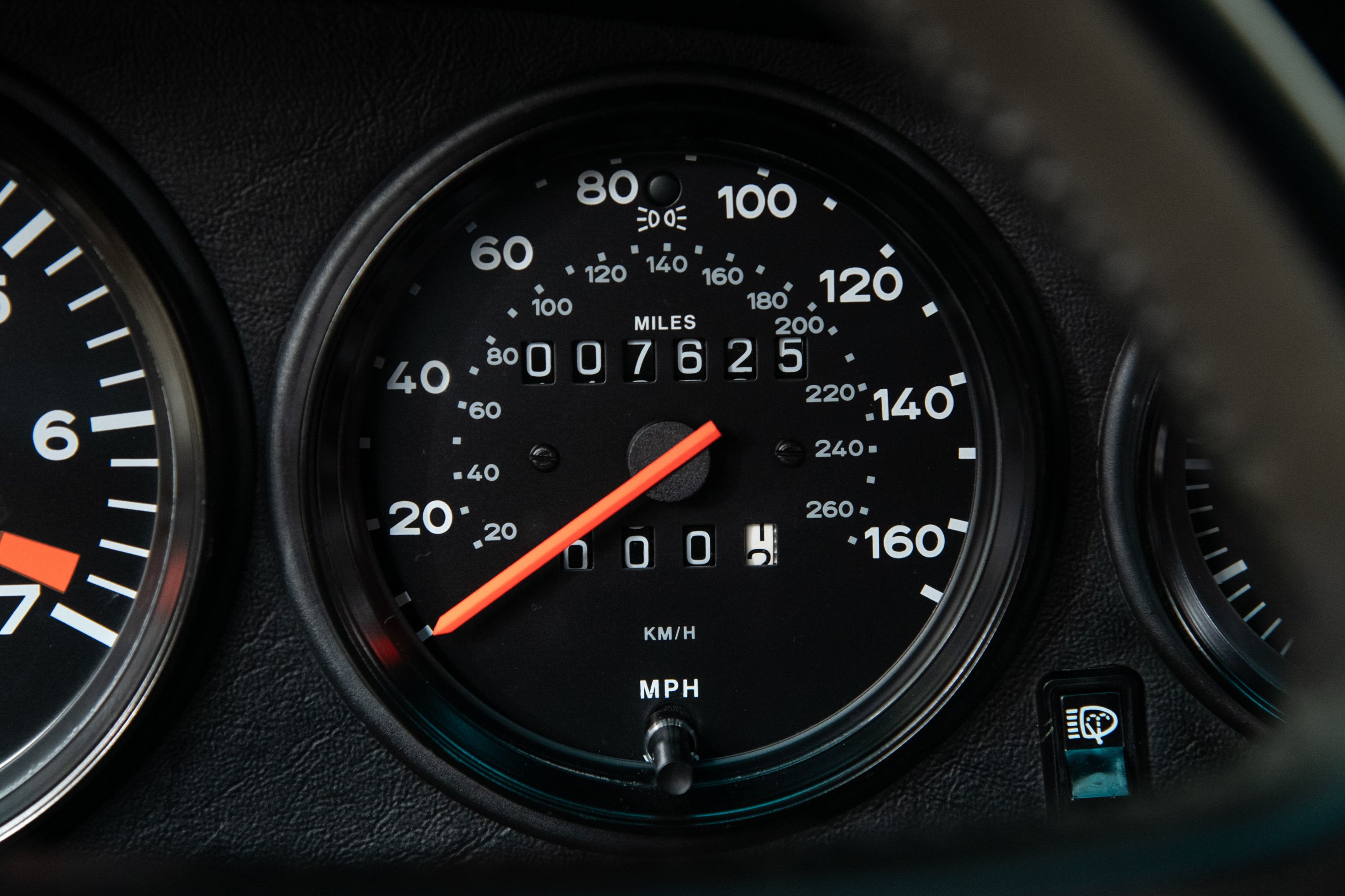 Used 1988 Porsche 911 Turbo Coupe RWD image 44