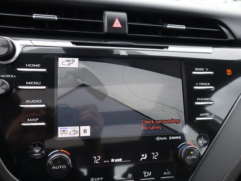 Used 2020 Toyota Camry XLE image 33