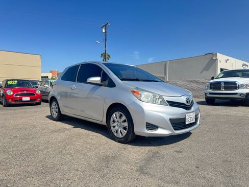Used 2012 Toyota Yaris 2-Door Hatchback FWD image 11