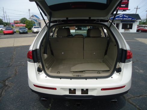 Used 2013 Lincoln MKX AWD image 9