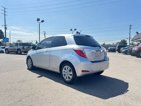 Used 2012 Toyota Yaris 2-Door Hatchback FWD image 5