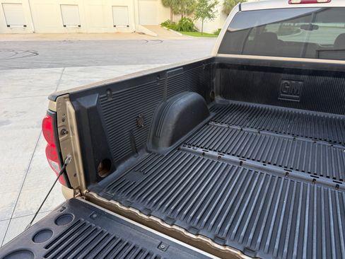 Used 2004 Chevrolet Silverado 2500 LS RWD image 44
