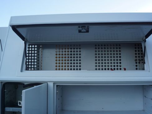 Used 2016 Mercedes-Benz Sprinter 3500 image 30