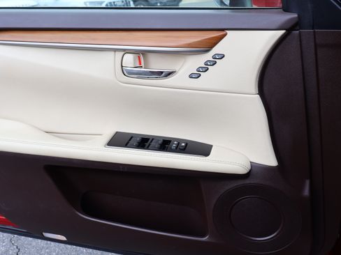 Used 2016 Lexus ES 350 Premium image 19