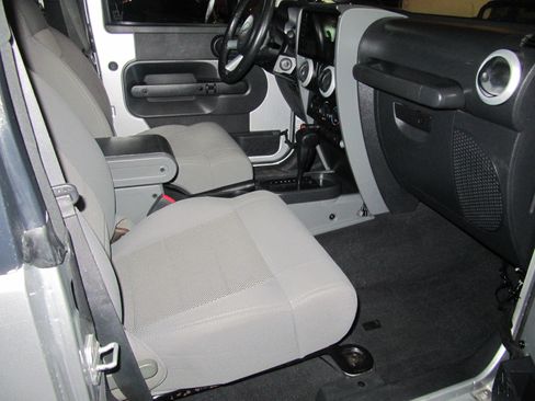 Used 2008 Jeep Wrangler Sahara image 20