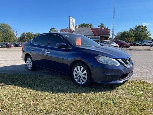 Used 2019 Nissan Sentra S image 6