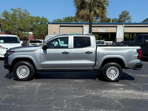 Used 2023 Chevrolet Colorado W/T RWD image 2