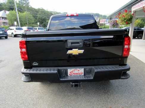 Used 2017 Chevrolet Silverado 1500 4x4 Crew Cab LT image 3