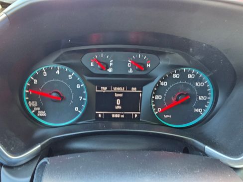 Used 2018 Chevrolet Equinox LT image 9