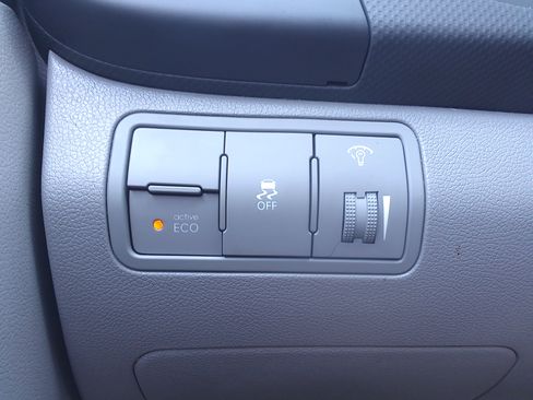 Used 2012 Hyundai Accent GLS image 22