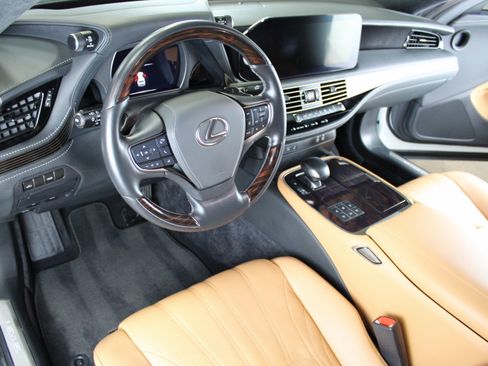 Used 2023 Lexus LS 500 w/ Luxury Package RWD image 7