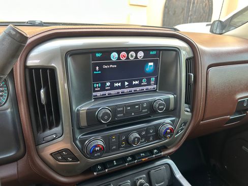 Used 2016 Chevrolet Silverado 1500 High Country image 11