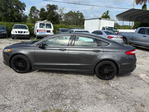 Used 2016 Ford Fusion SE FWD image 5