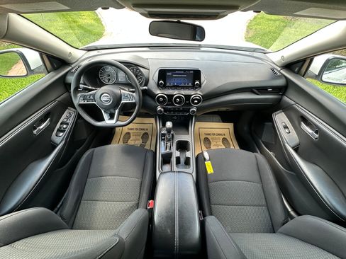 Used 2022 Nissan Sentra S image 4