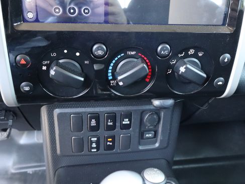 Used 2008 Toyota FJ Cruiser image 27