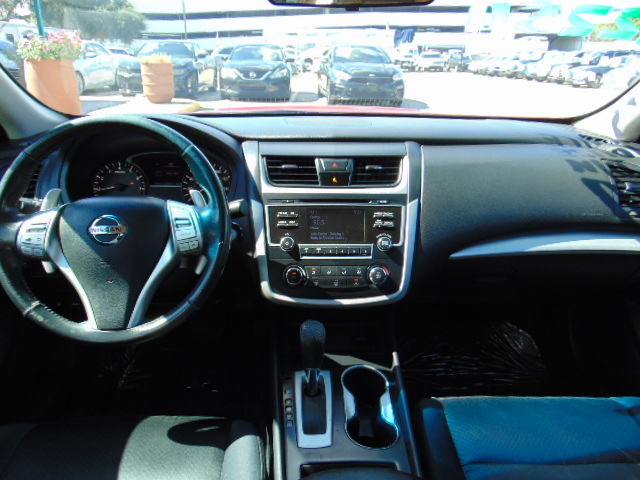 Used 2017 Nissan Altima SR FWD image 15