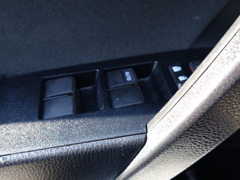 Used 2014 Toyota Corolla LE image 21