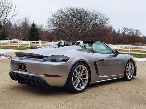 Used 2020 Porsche 718 Boxster Spyder RWD image 27