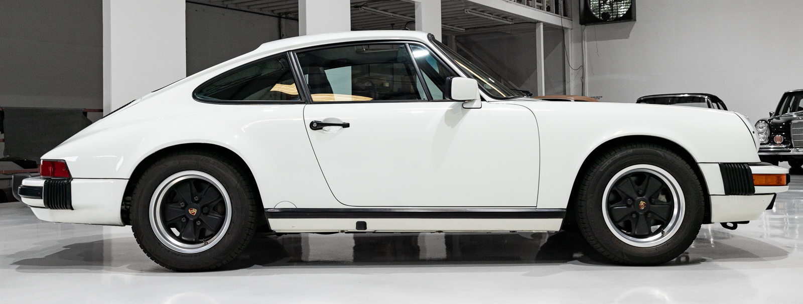 Used 1987 Porsche 911 Carrera Coupe RWD image 14
