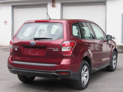 Used 2014 Subaru Forester 2.5i AWD/4WD image 6