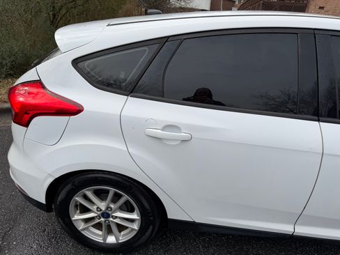 Used 2015 Ford Focus SE image 48