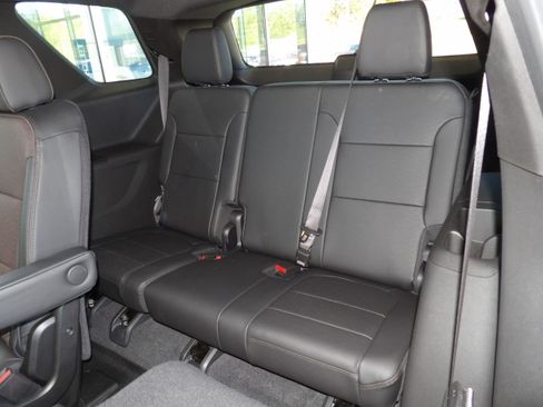 Used 2023 Chevrolet Traverse High Country image 23