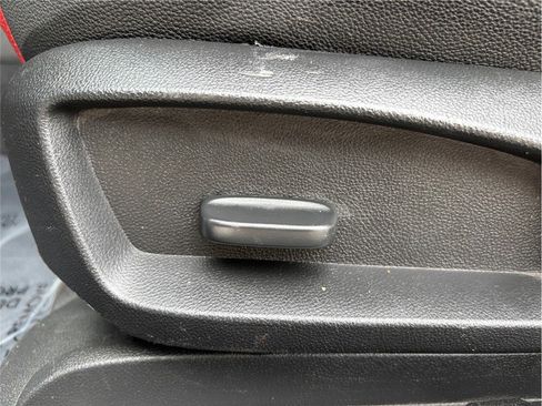 Used 2009 Pontiac G8 GT image 17