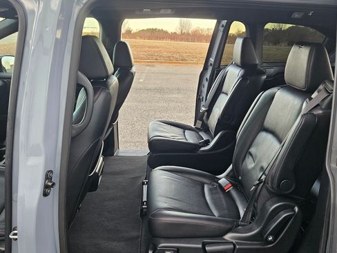 Used 2024 Honda Odyssey Sport image 13