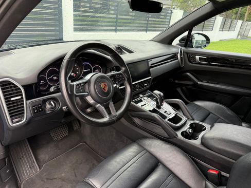 Used 2020 Porsche Cayenne image 11