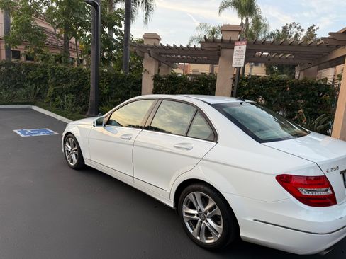 Used 2013 Mercedes-Benz C 250 image 3