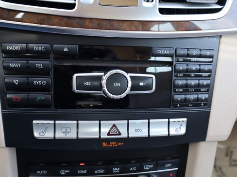 Used 2015 Mercedes-Benz E 350 Sport image 31