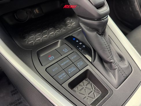 Used 2025 Toyota RAV4 XLE image 13