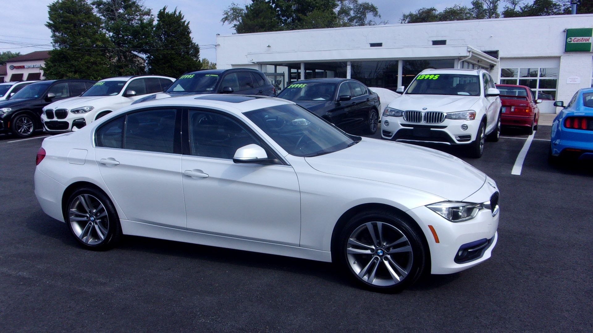 Used 2018 BMW 330i xDrive Sedan AWD/4WD image 3